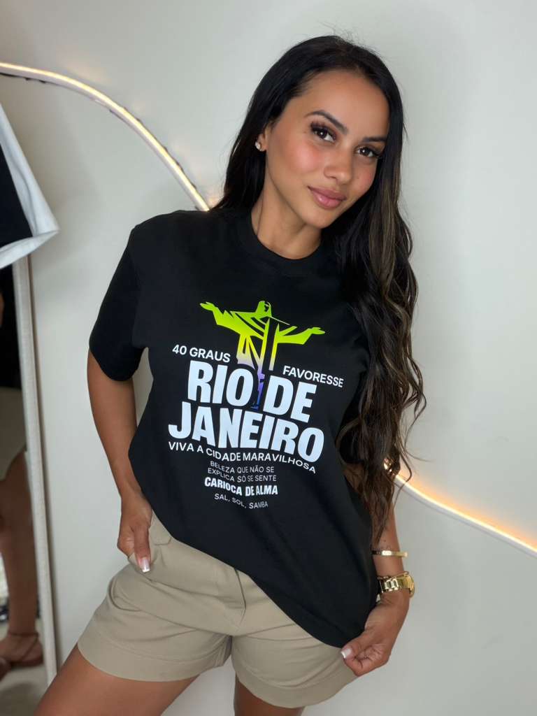 T-Shirt Feminina Oversized - RIO